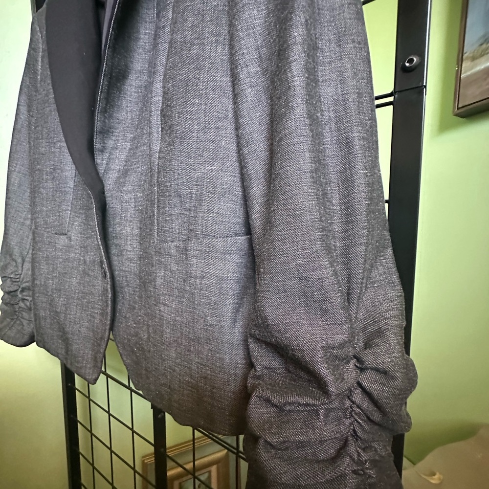 Express Women's Gray Blazer - Picture 4 of 4